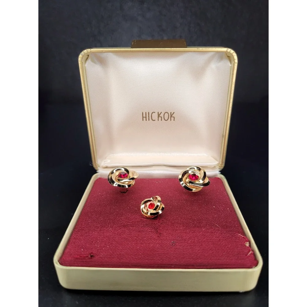 Hickok Cufflinks Tie Tack Set Gold Tone Red Faceted Swirl Design Excellent